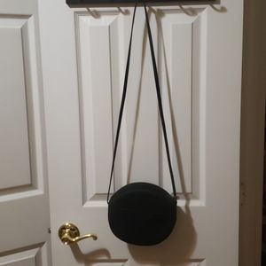Black round purse